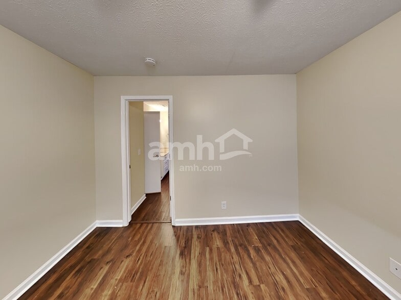 Building Photo - 5606 Royal Ct