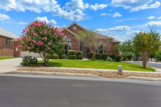 Building Photo - Spacious 4-Bed Luxury Home with Chef’s Kitchen, Fenced Yard, and 3,528 sq ft in Helotes