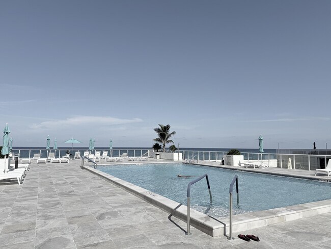 Building Photo - 3450 S Ocean Blvd