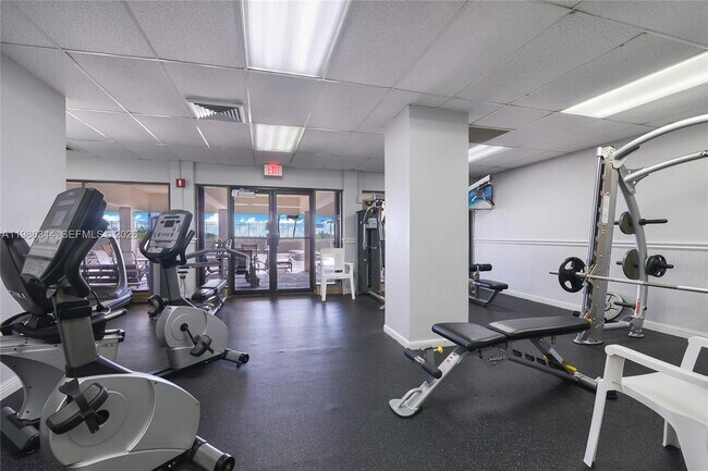 Building Photo - 1985 S Ocean Dr