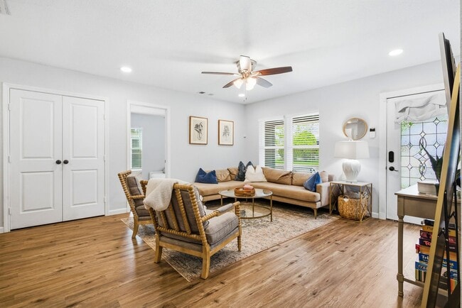 Building Photo - TCU-2712 Frazier Ave