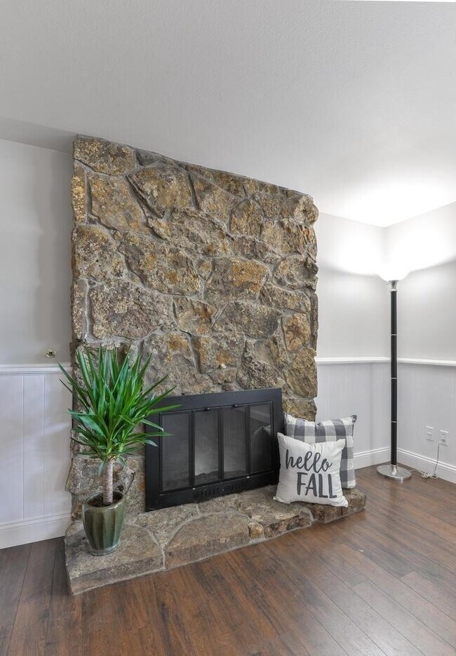 Building Photo - Beautiful 4 Bedroom Home in Midtown Fort Collins!