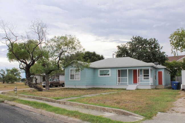Building Photo - OLMOS PARK TERRACE DUPLEX