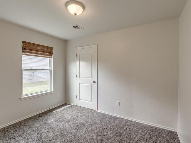 Building Photo - 15120 Nightshade Dr