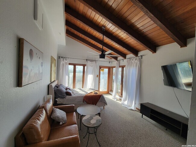 Building Photo - 2059 Glenn Dr