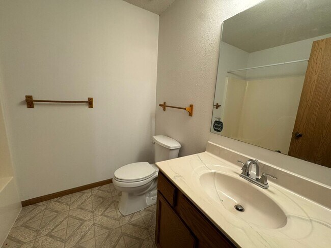 Building Photo - 3570-3572 Prescott Dr
