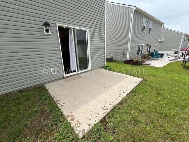 Building Photo - FIVE BEDROOM HOUSE IN FARRAGUT/HARDIN VALLEY AREA!!