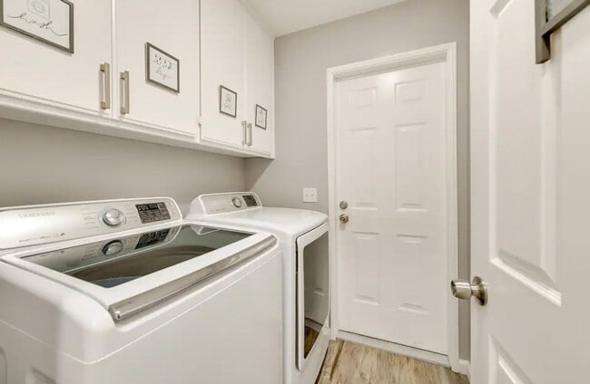 Building Photo - AVAILABLE NOW $200 off First Month Rent