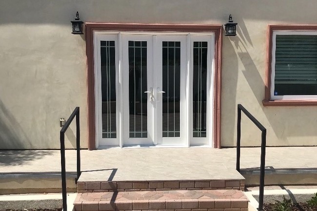 Primary Photo - 22944 Collins St