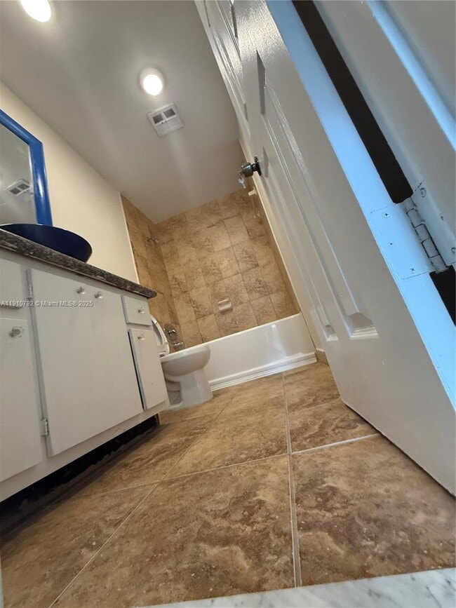 Building Photo - 1540 NE 191st St