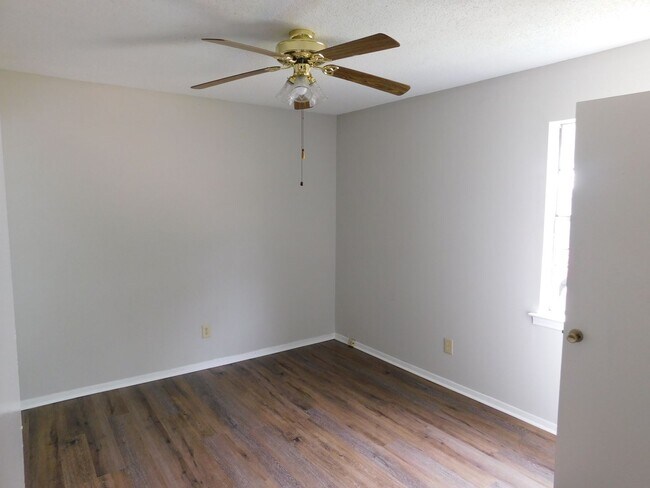 Building Photo - ****JUST REDUCED****1969 Dorchester Drive ...