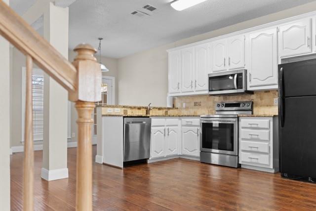 Building Photo - 9435 Blue Jay Way