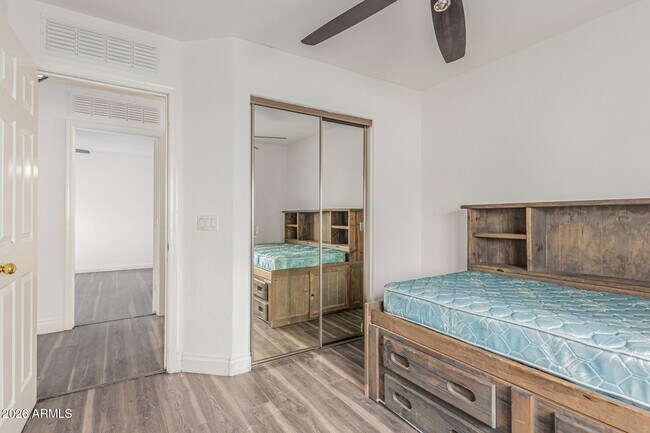 Building Photo - 11114 W Pierson St