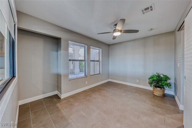 Building Photo - 969 Marigold Ct