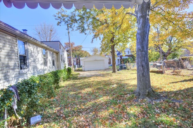 Building Photo - beautifully renovated 1922 bungalow in the...