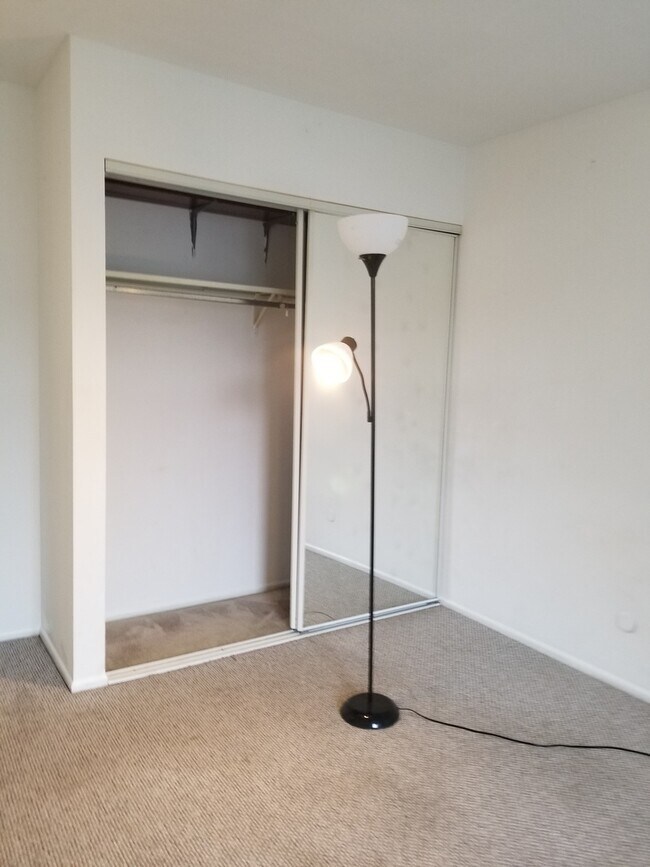 Building Photo - 333 Jefferson Ct