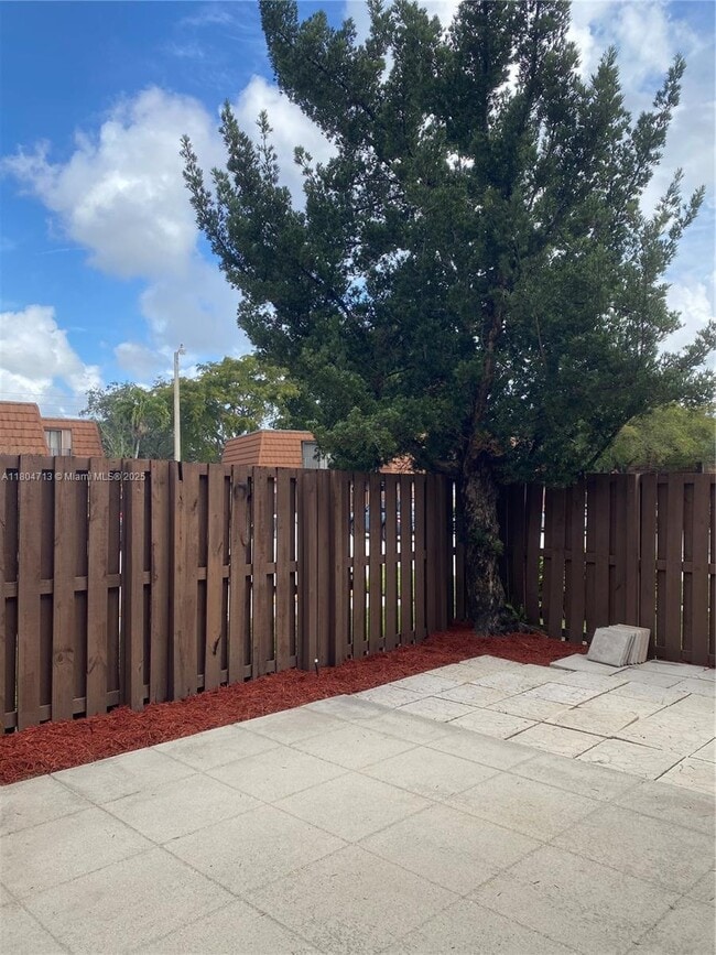 Building Photo - 4081 Forest Hill Dr