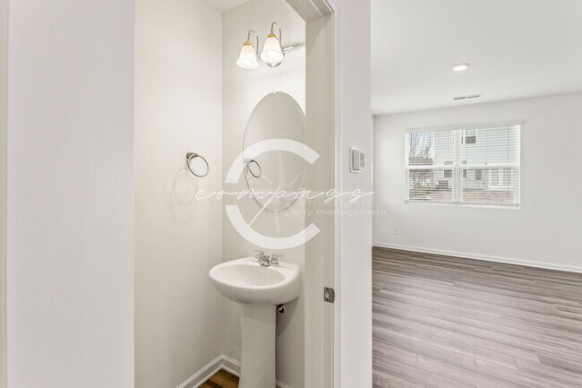 Building Photo - 303 Aldgate Wy