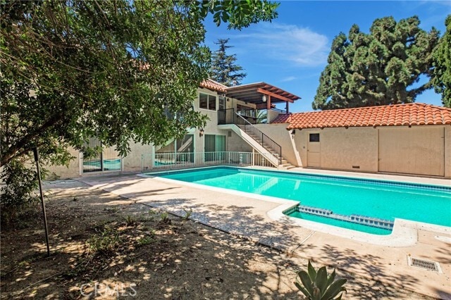 Building Photo - 1731 La Loma Dr