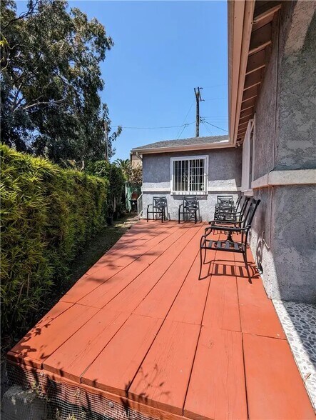 Building Photo - 2325 S Harcourt Ave