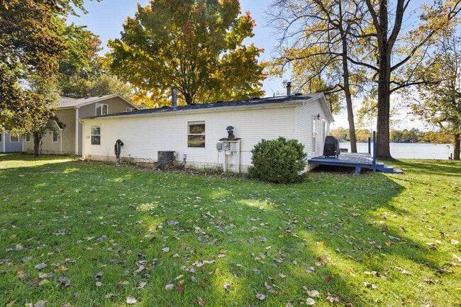 Building Photo - 46147 Abernathy Dr