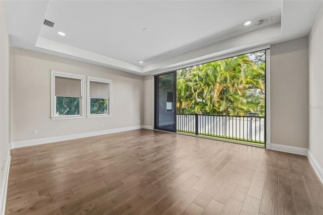 Building Photo - 481 W Davis Blvd