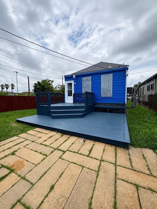 Building Photo - 2623 Avenue Q