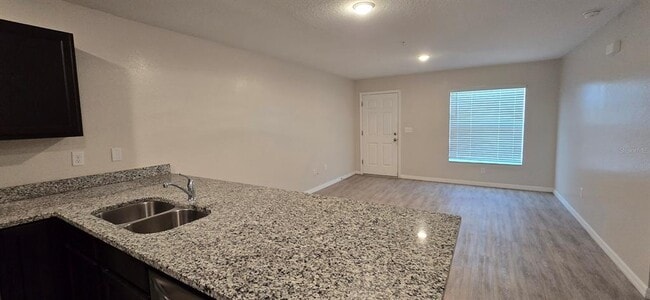 Building Photo - 33 Poplar Rd