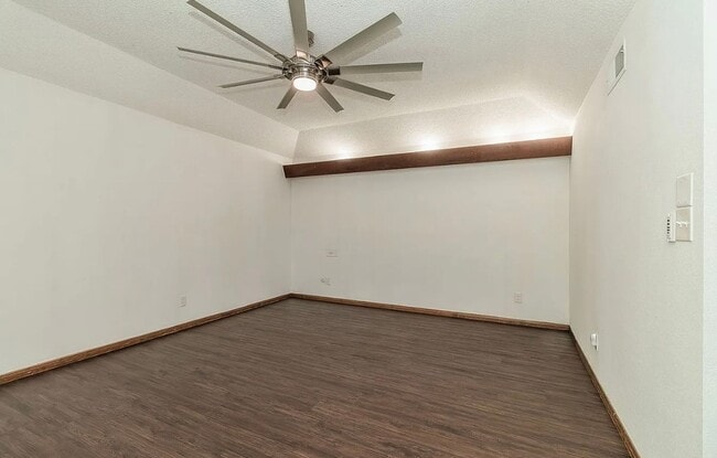 Building Photo - Single Family Home