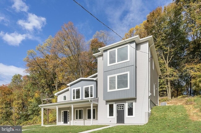 Primary Photo - 153 Old Lincoln Hwy