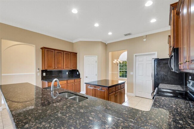 Building Photo - 6743 Hillis Dr