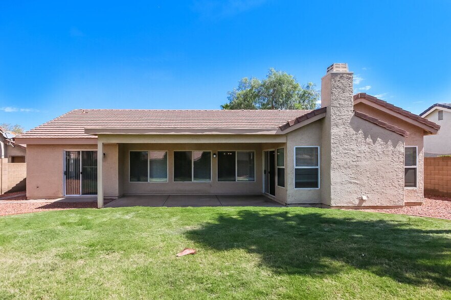 Building Photo - 3329 E Wahalla Ln
