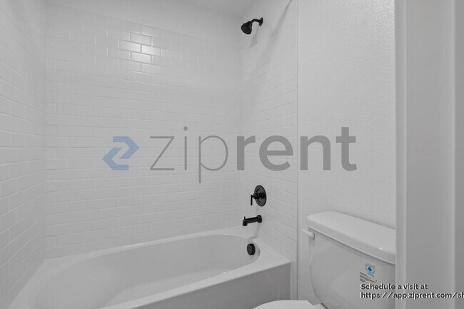 Building Photo - 365 Gold Coast Rd