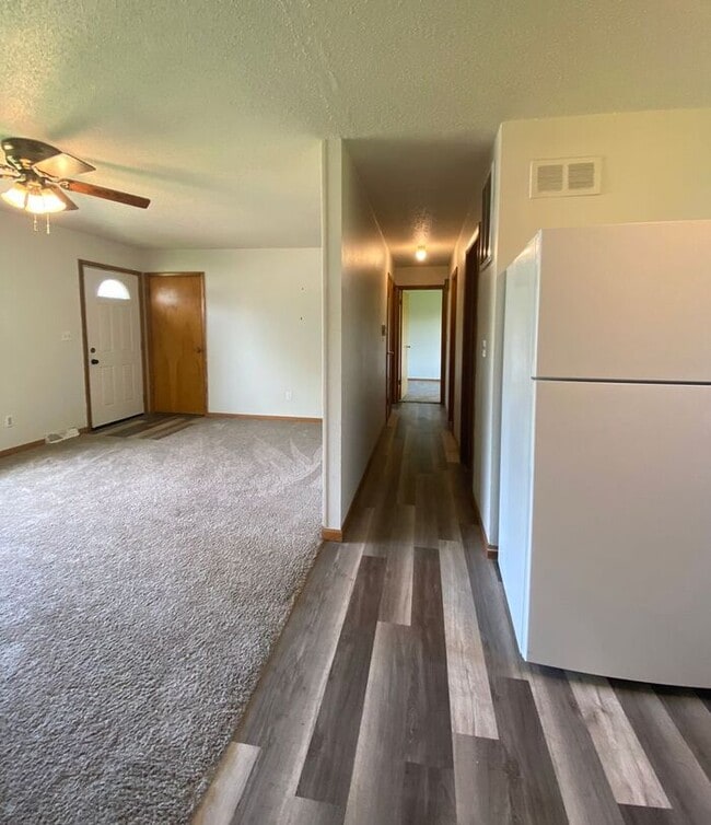 Building Photo - $1,450 | 2 Bedroom, 1 Bathroom House | Pet Friendly* | Available for July 1st, 2026 Move In!