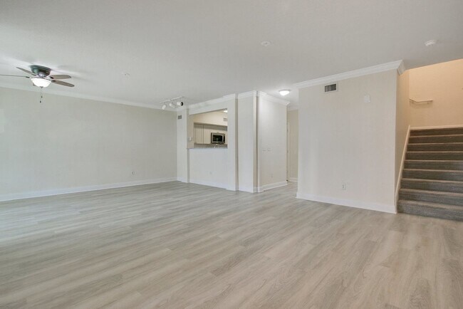 Building Photo - 202 E South St