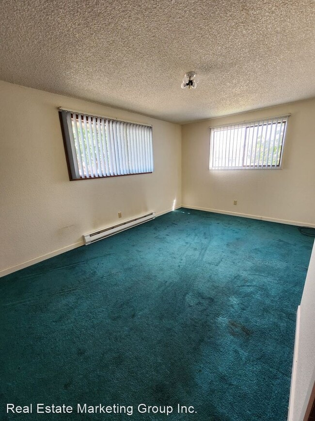 Building Photo - 3 br, 2 bath House - 2412 Eureka Ave