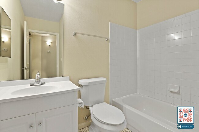 Building Photo - MOVE IN THIS YEAR - FREE MONTH'S RENT IN 1st 90 DAYS!