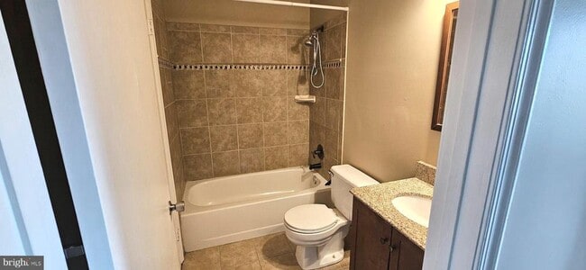 Building Photo - 6870 Ducketts Ln