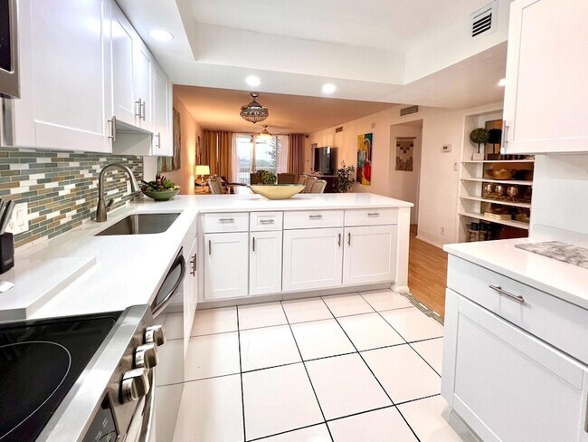 Building Photo - 3010 N Course Dr