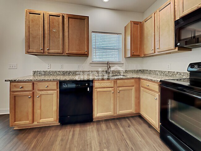 Building Photo - 423 Sablewood Dr