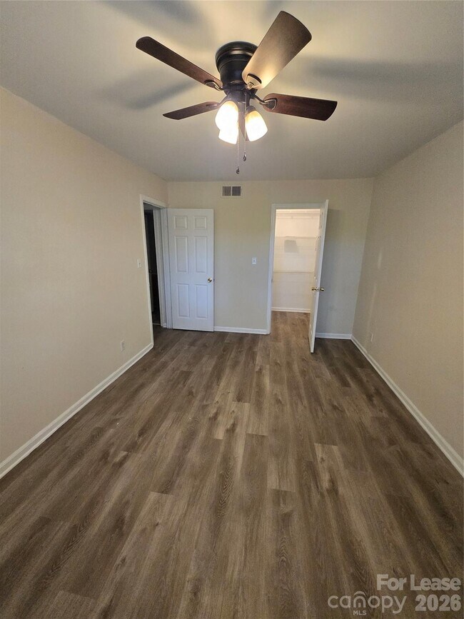 Building Photo - 5808 Hunting Ridge Ln