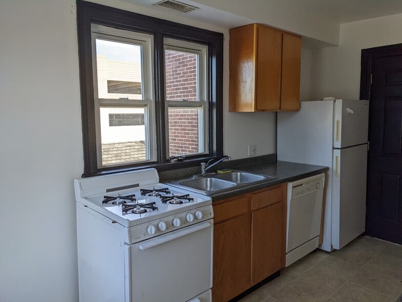 Kitchen - 29 W 4th St