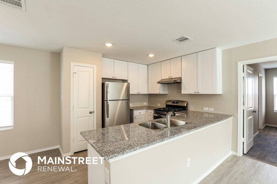 Building Photo - 7246 Meadow Acrs