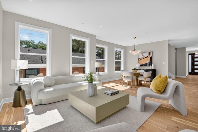 Building Photo - 5310 Cathedral Ave NW