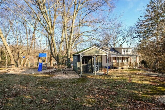 Building Photo - 64 Old Pascack Rd