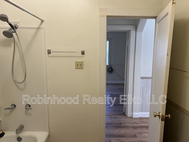 Building Photo - 366 4th St