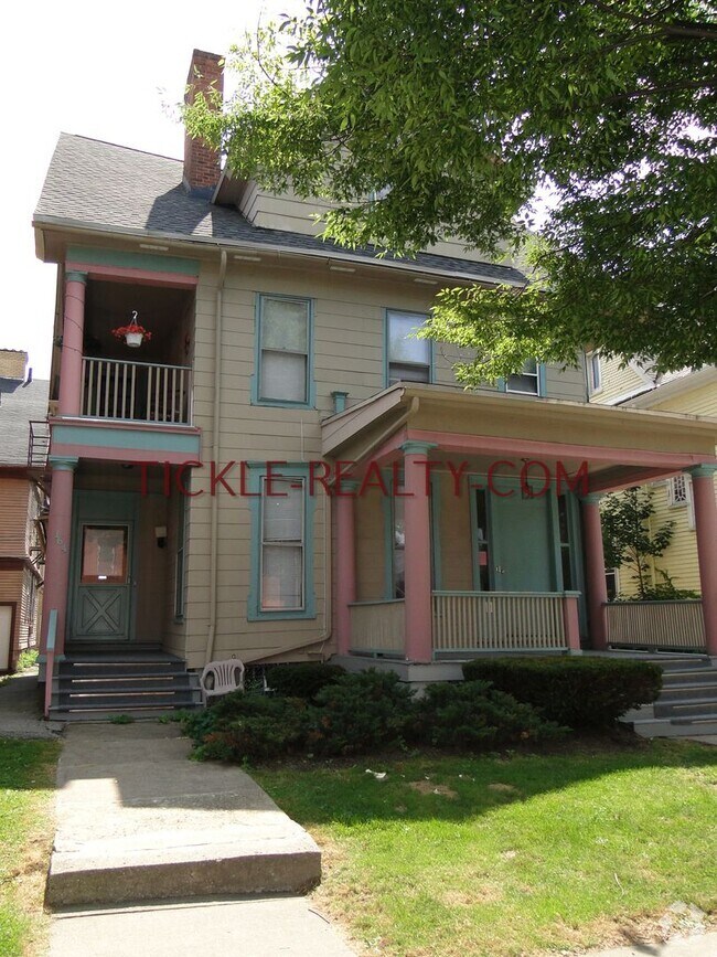 Building Photo - 164-166 Meigs
