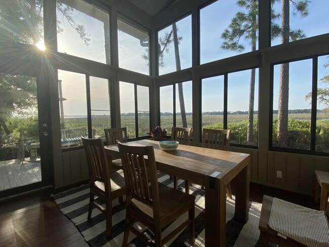 Building Photo - Beautiful Furnished Marsh Front Home - 6 mo Lease Term