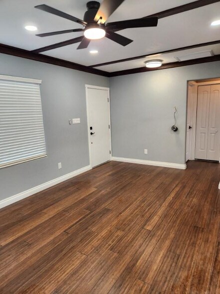 Building Photo - 703 42nd St