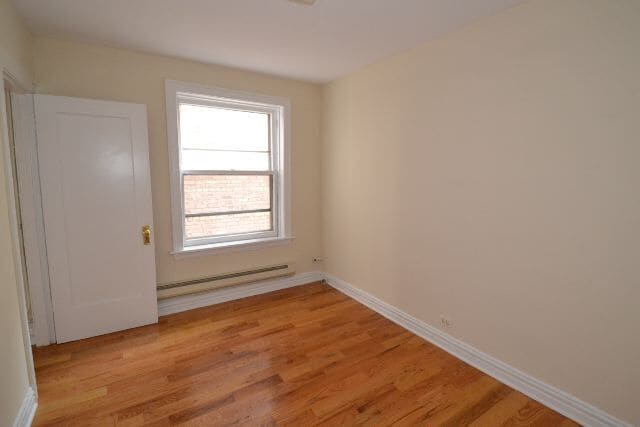 Building Photo - 533 W Roscoe St